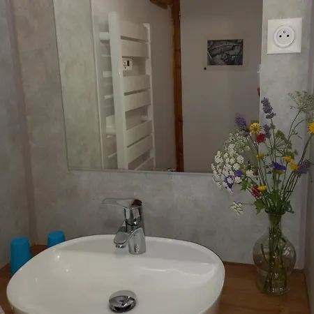 Petite Maison Et Grand Jardin Wifi A 20 Minutes Holiday home Royville
