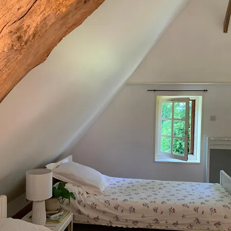 Holiday home Petite Maison Et Grand Jardin Wifi A 20 Minutes Royville