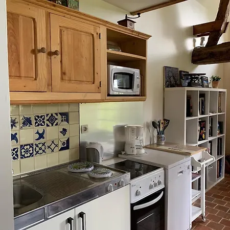 Holiday home Petite Maison Et Grand Jardin Wifi A 20 Minutes Royville